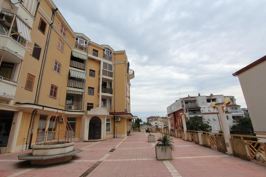 Room Roma Rovinj Exterior foto