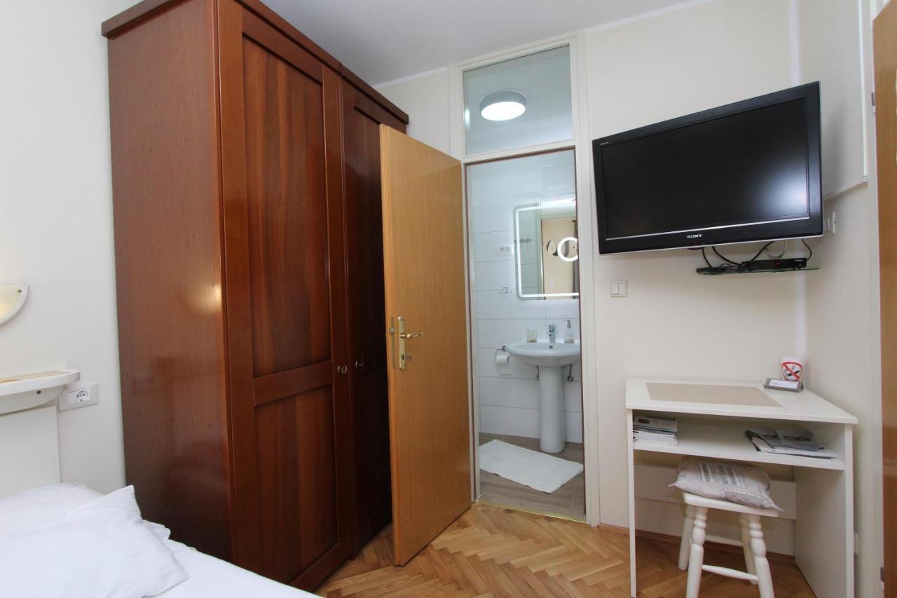 Room Roma Rovinj Exterior foto